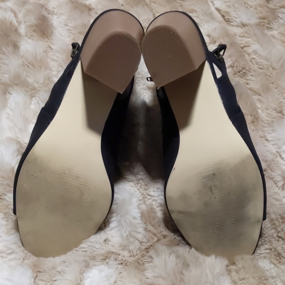 Heels - Picture 3 of 4